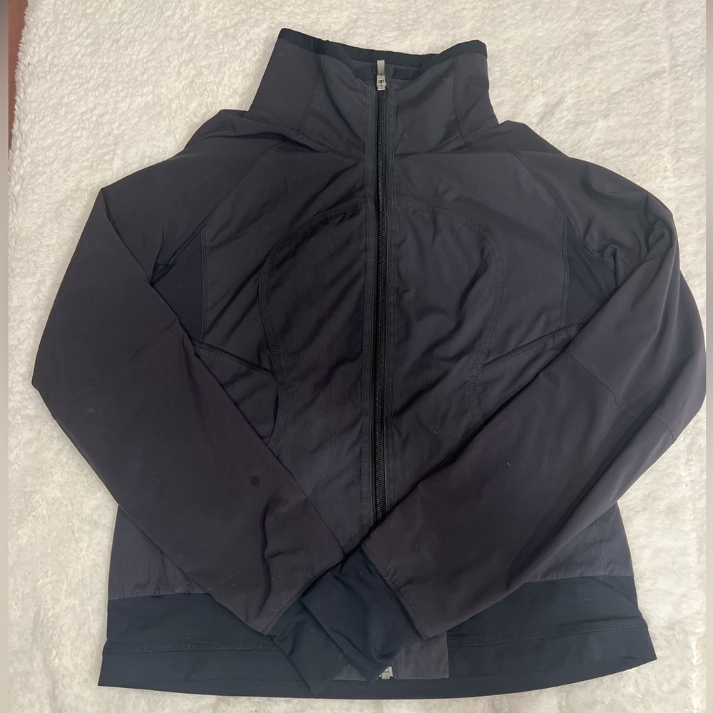 Lululemon track jacket with thumb hole detail small/medium